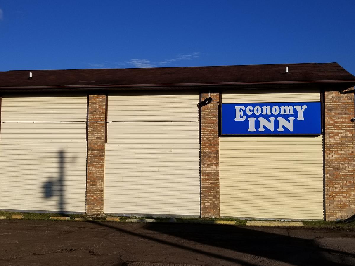 Economy Inn & Suites Cedar Lake Extérieur photo