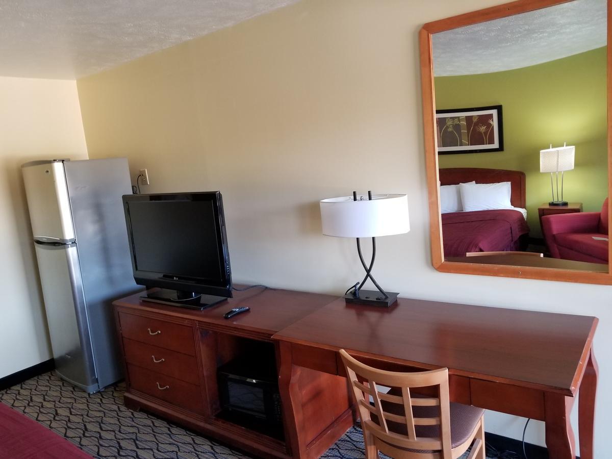 Economy Inn & Suites Cedar Lake Extérieur photo